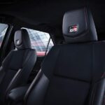 المقاعد الرياضية في السيارة