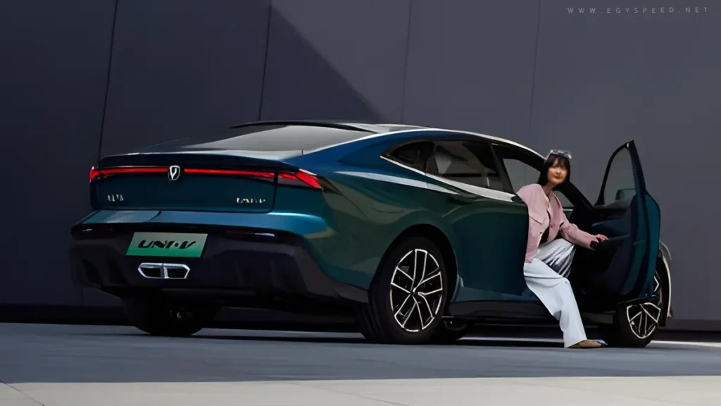 شانجان UNI-V 2024