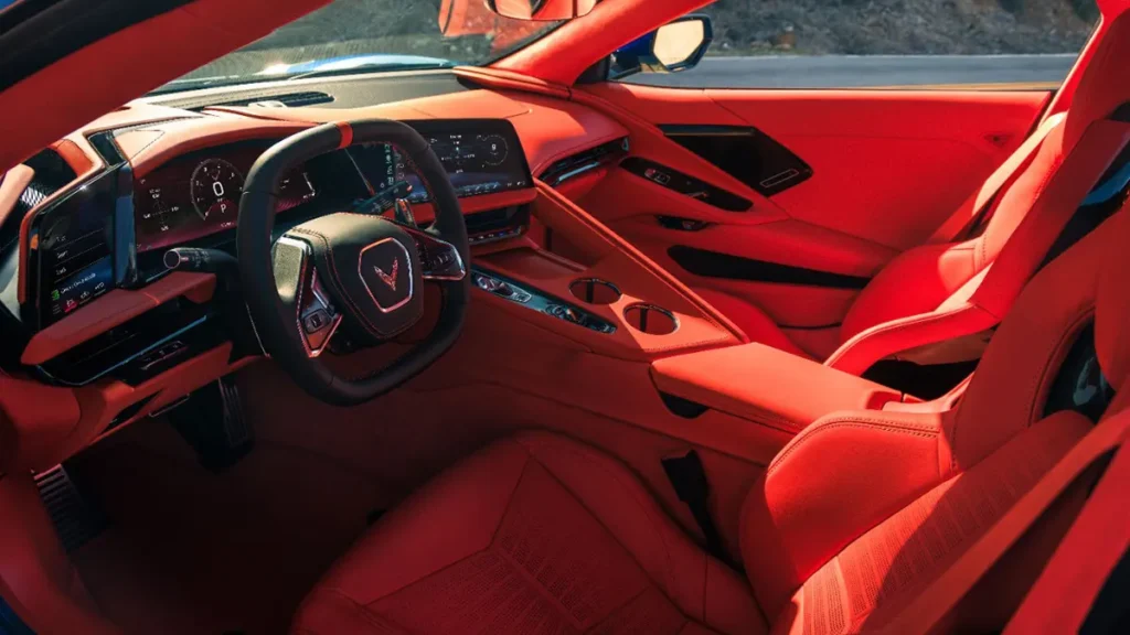 المقصورة الداخلية لطراز شيفرولية كورفيت جراند سبورت للعام 2027.