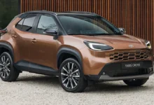 تويوتا ياريس كروس 2027 المجددة تظهر رسميًا.