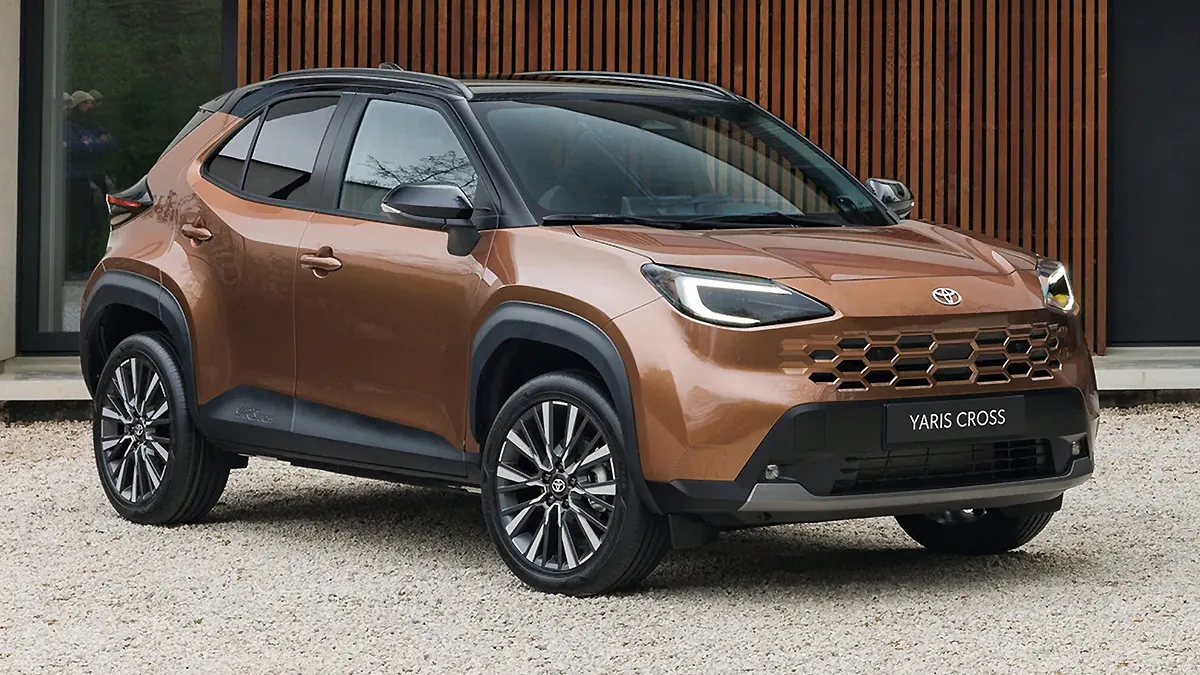 تويوتا ياريس كروس 2027 المجددة تظهر رسميًا.