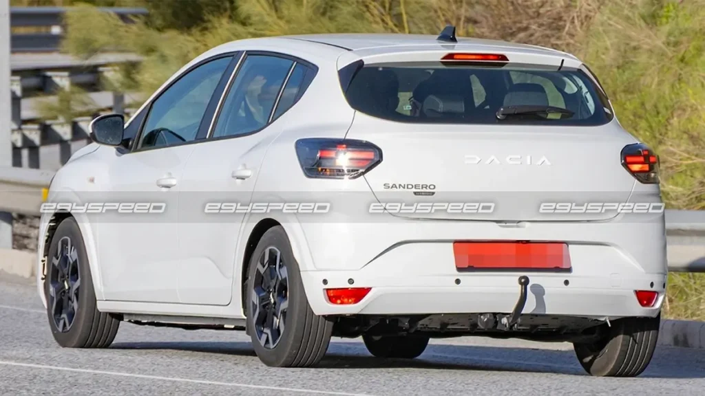 أولى صور وتفاصيل داسيا سانديرو الهجينة الجديدة.