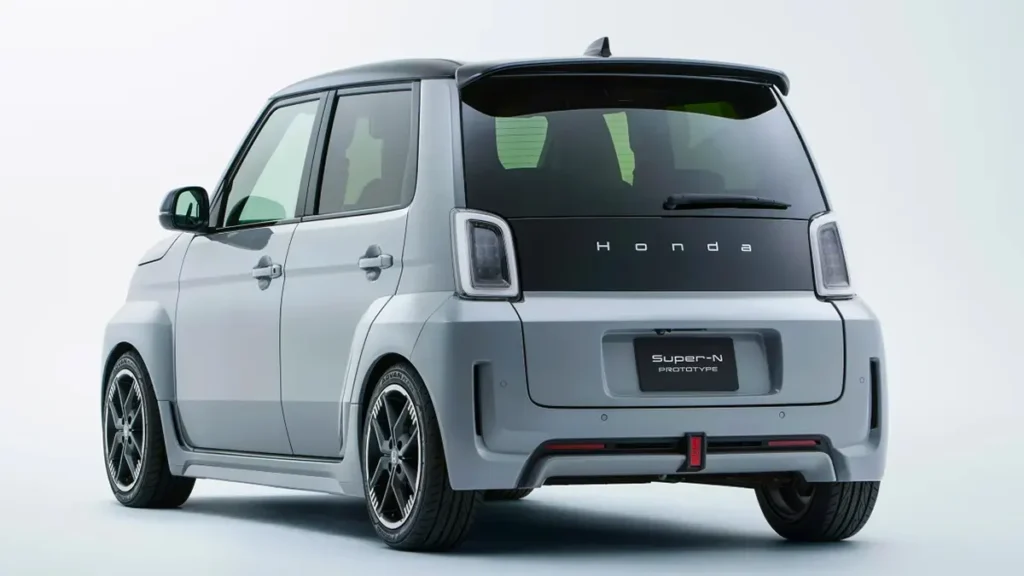 التصميم الخلفي لطراز هوندا سوبر-N الجديد كليًا.