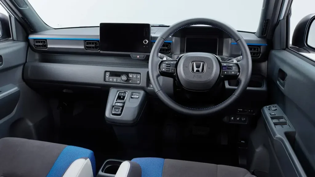 المقصورة الداخلية لطراز هوندا سوبر-N الجديد.
