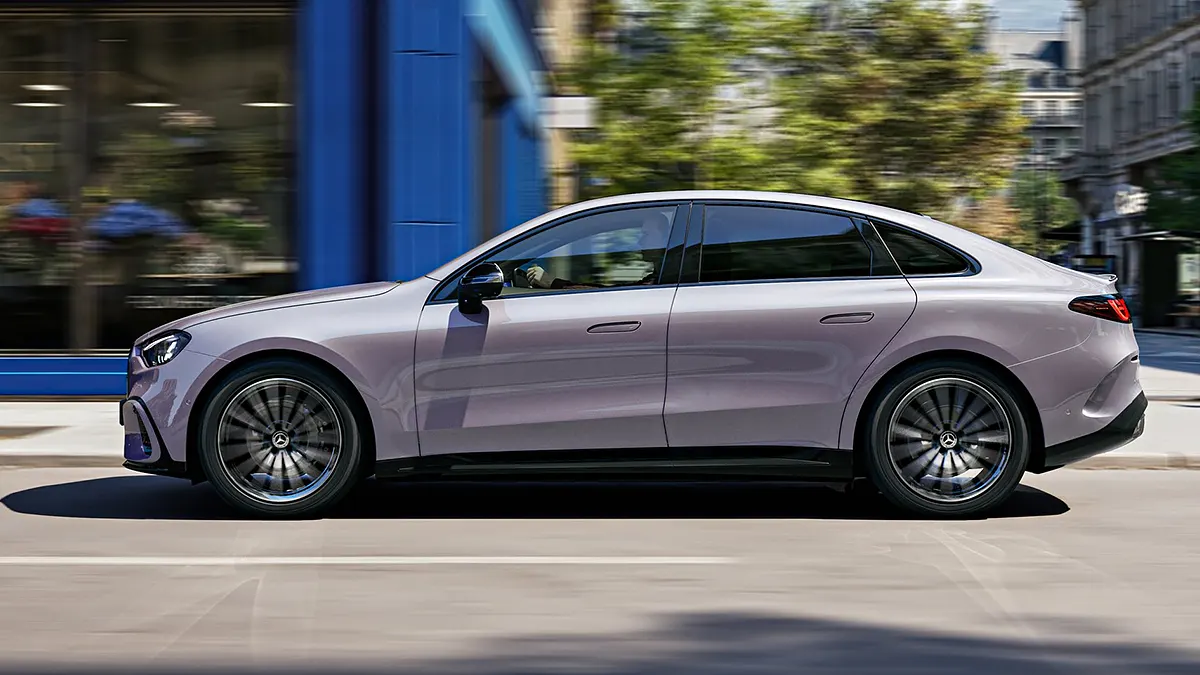 التصميم الجانبي للجيل الجديد من مرسيدس C-Class 2027.