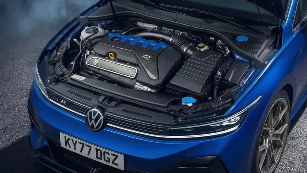 محرك أودي خماسي الأسطوانات قد يكون محرك جولف R 2028 الجديدة.