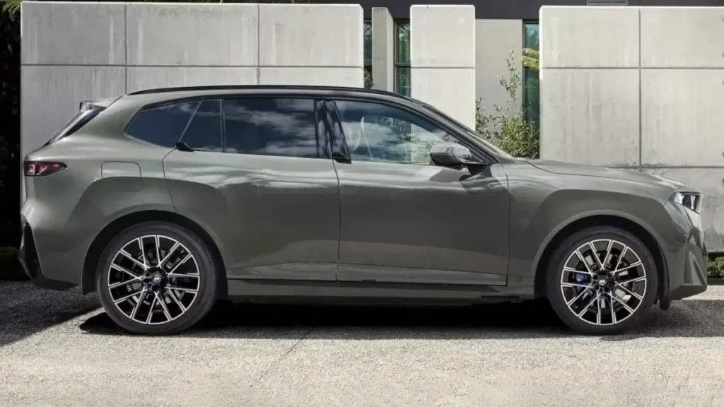 التصميم الجانبي للجيل الجديد من BMW X5 2027.