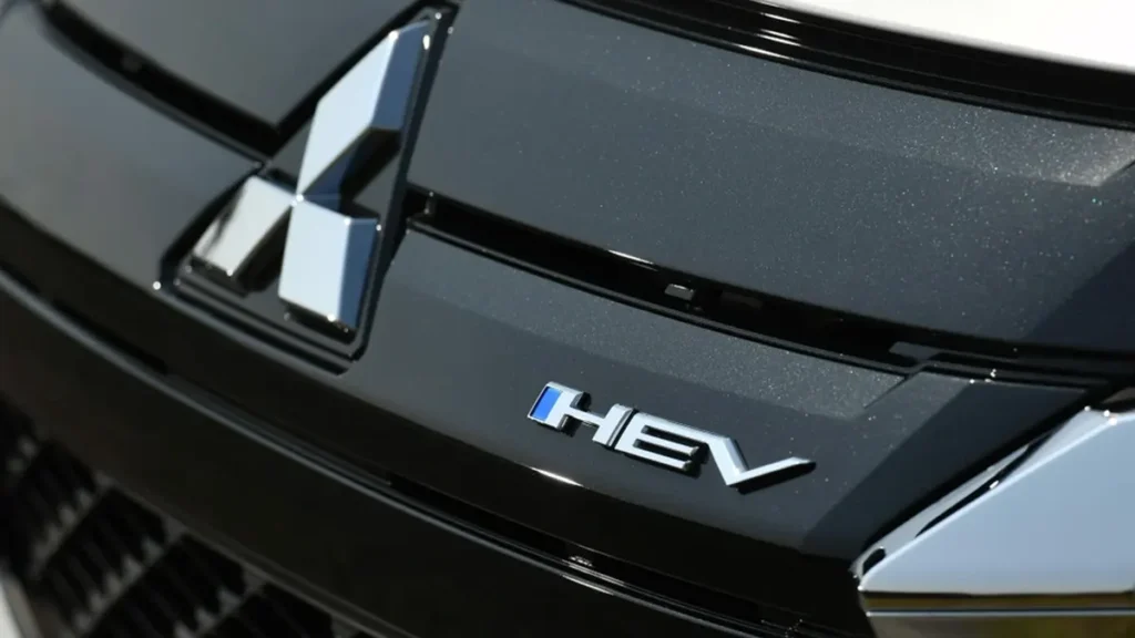 ميتسوبيشي اكسباندر HEV الهجينة.