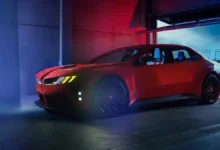 طراز BMW M CONCEPT NEUE KLASSE الاختباري والذي يعرض خطوط BMW iM3 الجديدة.